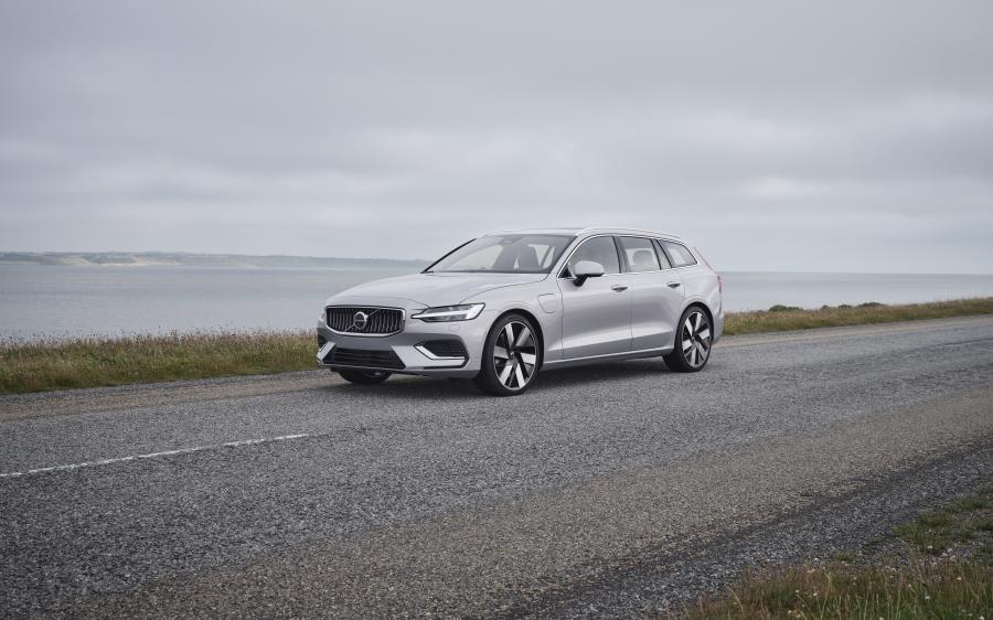  Volvo V60 T8 Recharge AWD Inscription 2021 года  (WW) (фото 9 из 9)